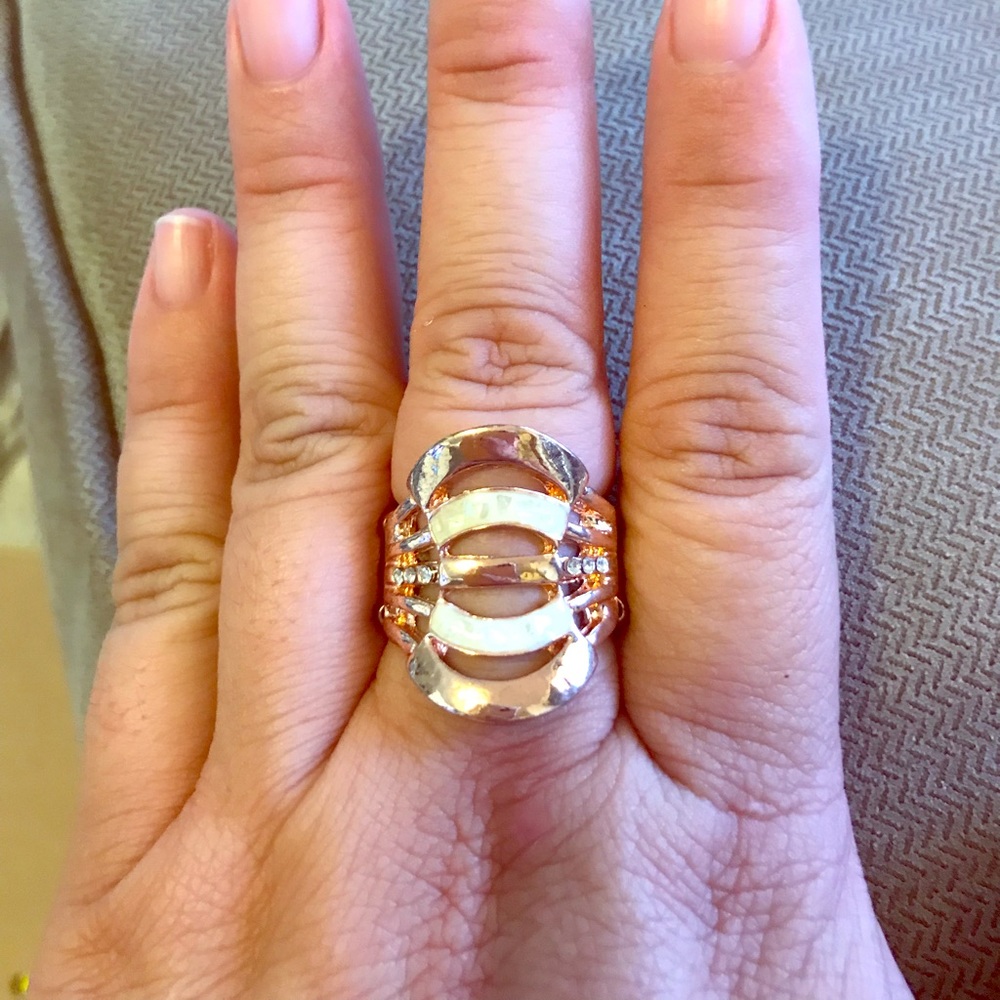 Cute gold tone ring